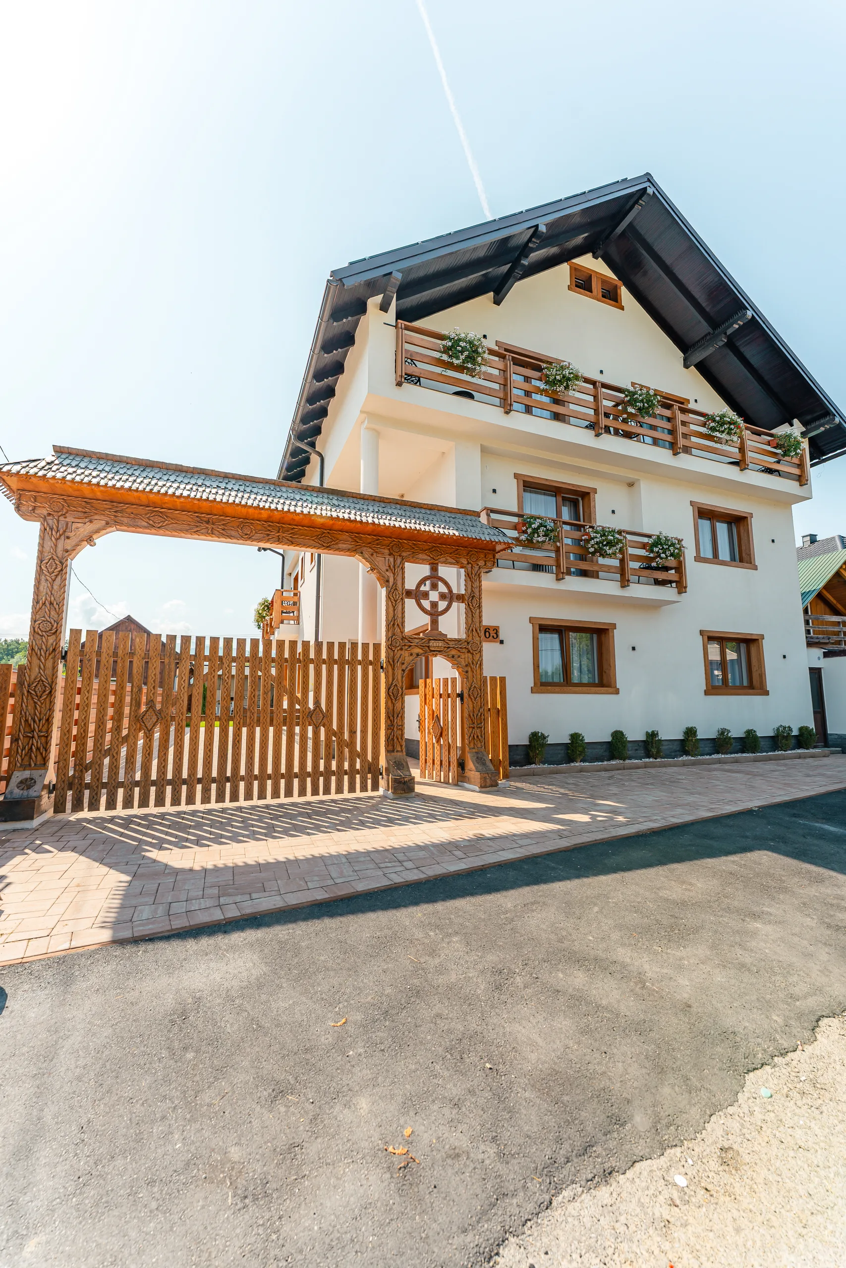 Maramureș Retreat & Spa: Modernitate și relaxare totală în Poienile Izei
